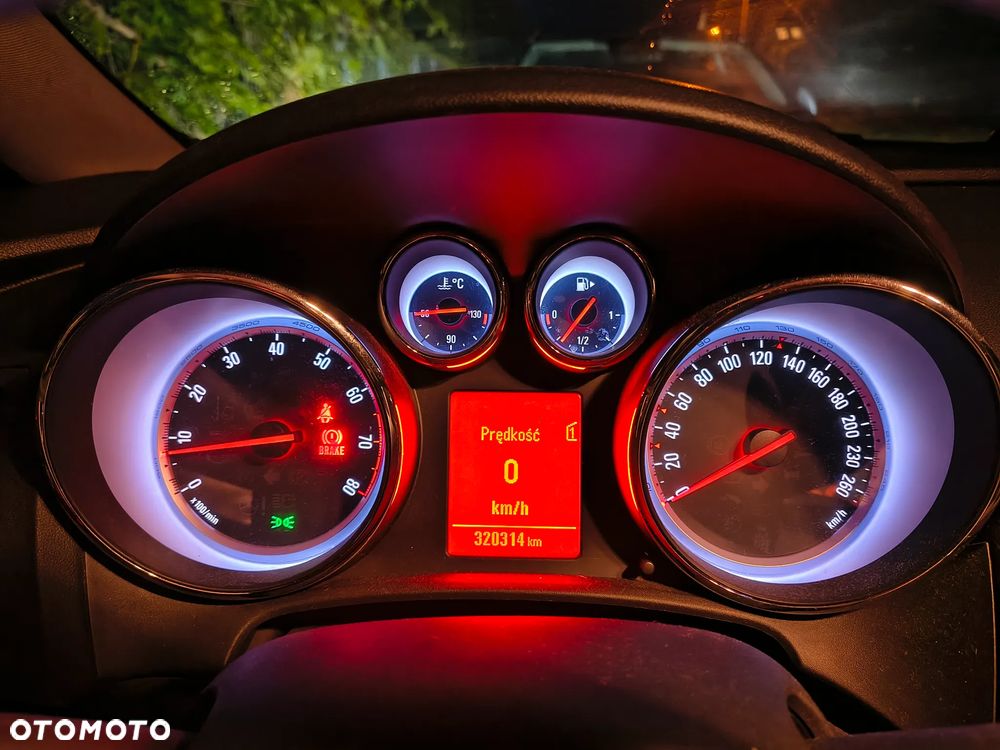 Opel Astra 1.6 T Cosmo - 10