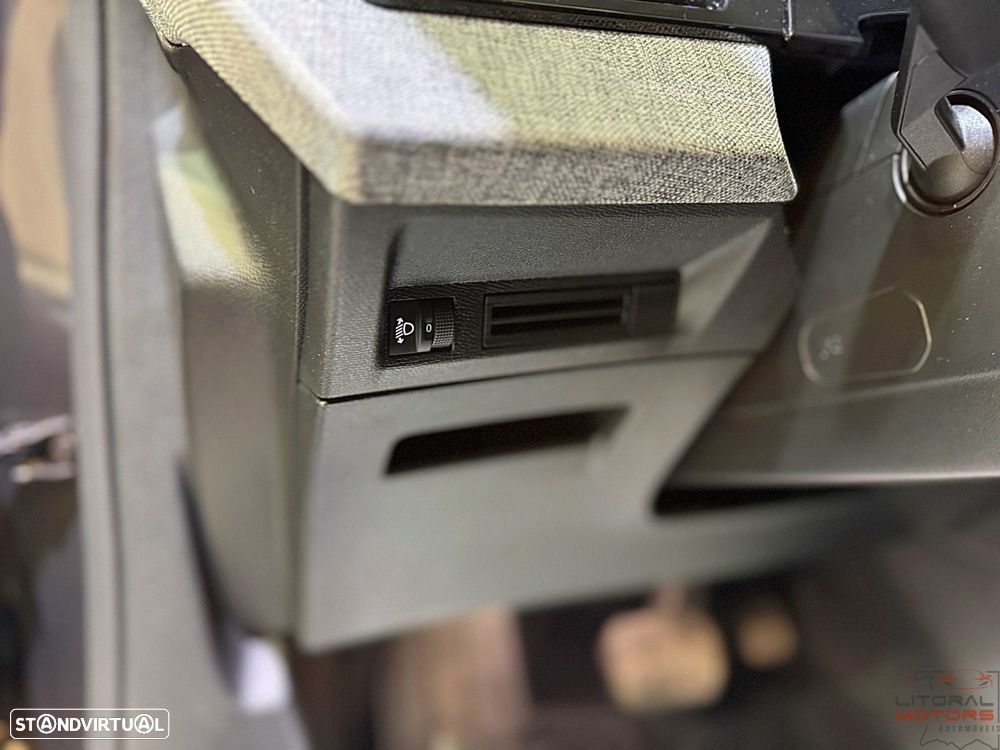 Peugeot 3008 1.2 Hybrid Allure e-DCS6 - 19