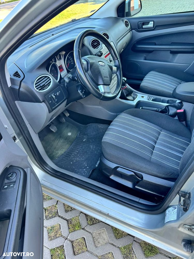 Ford Focus 1.6 16V Trend - 8