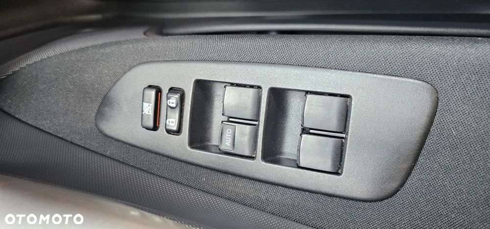 Toyota Auris 1.6 VVT-i Team - 21