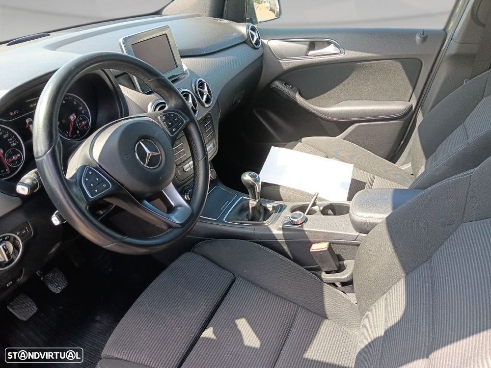 Mercedes-Benz B 180 d Style - 14