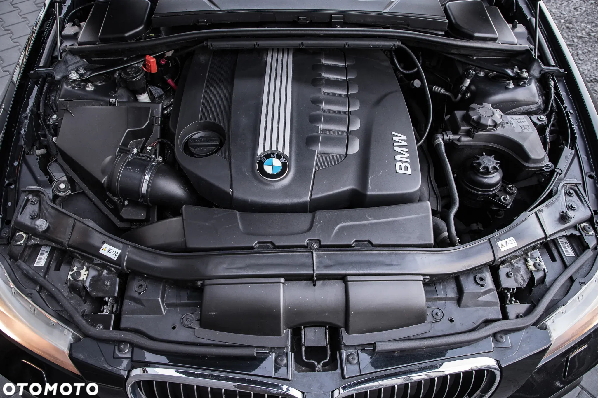 BMW Seria 3 330d xDrive DPF Touring Edition Sport - 39
