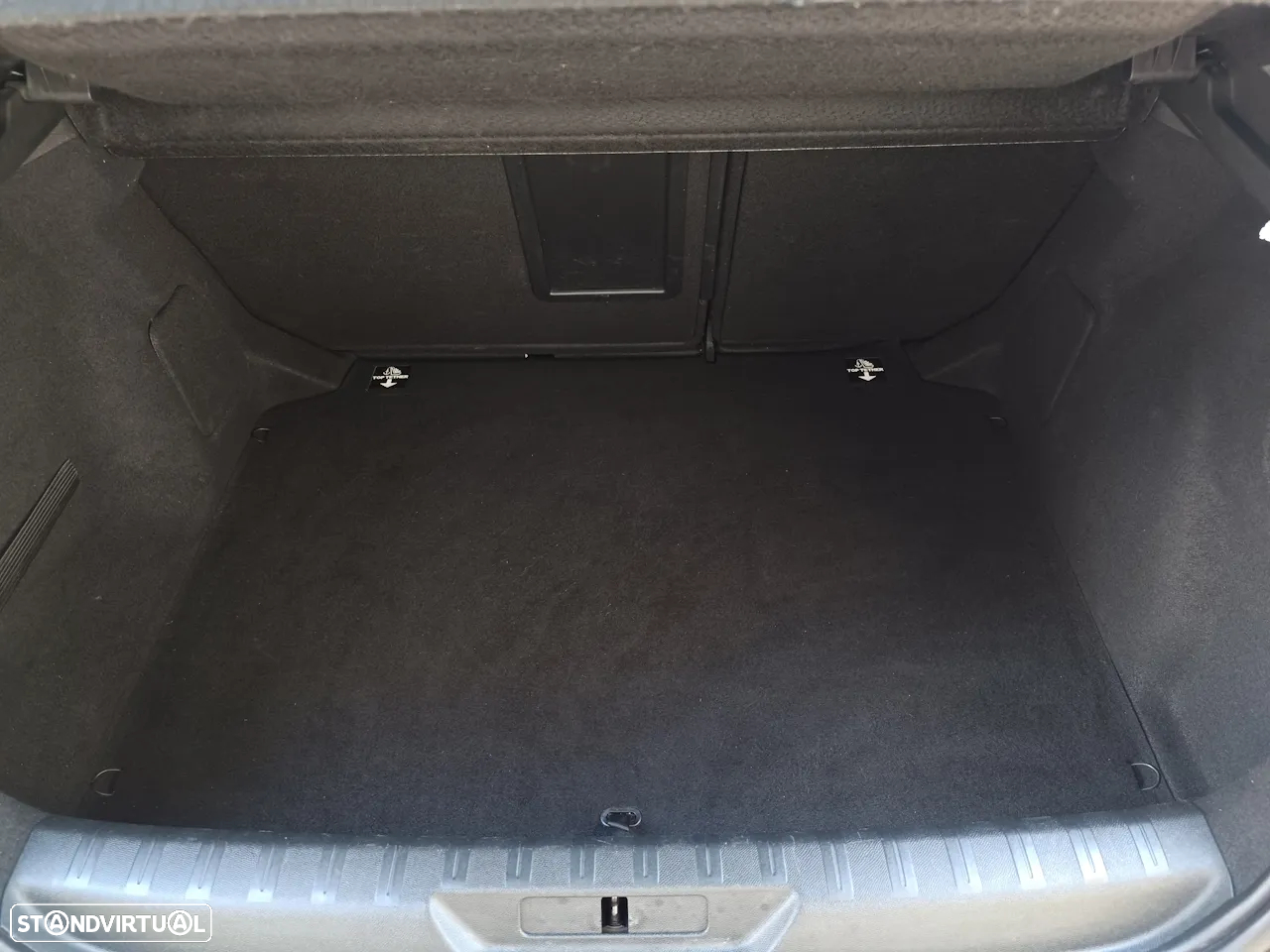 Peugeot 308 1.2 PureTech Allure EAT8 - 30