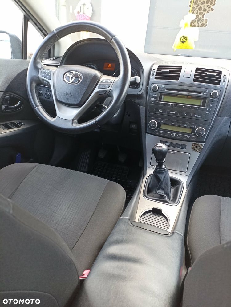 Toyota Avensis 2.0 D-4D - 12