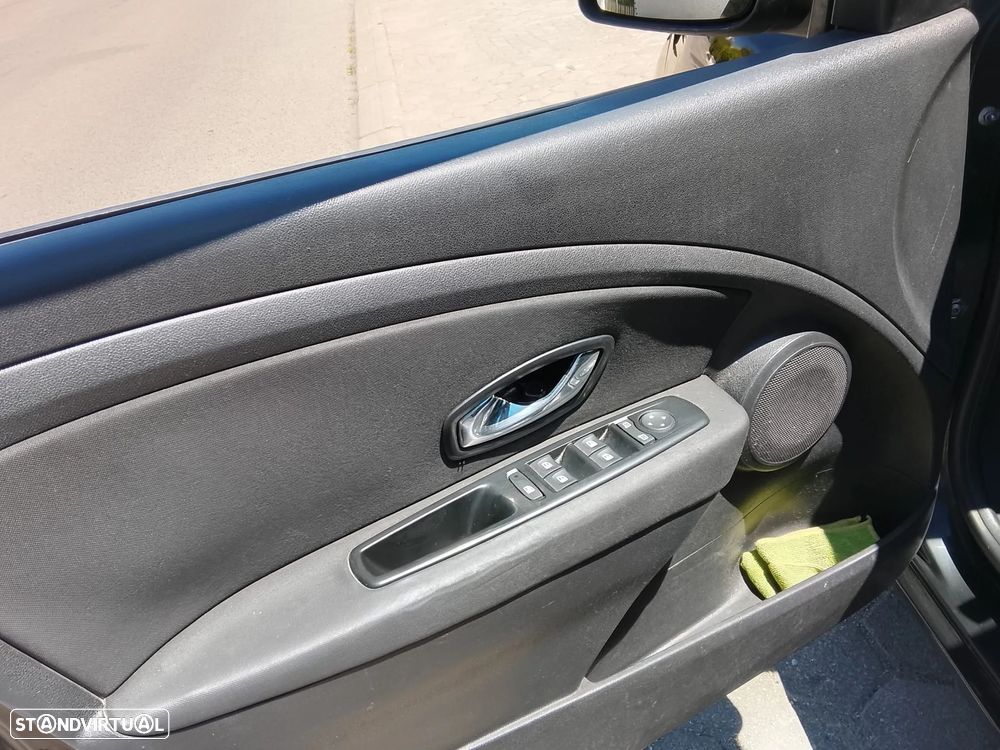 Renault Fluence 1.5 dCi Exclusive - 12