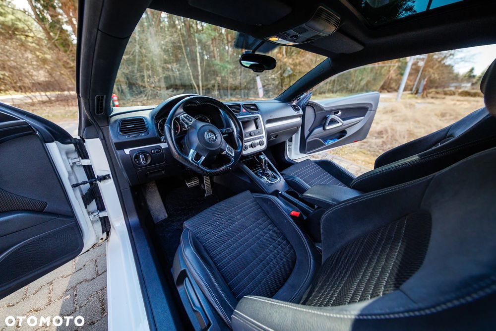 Volkswagen Scirocco 2.0 TDI DSG - 9