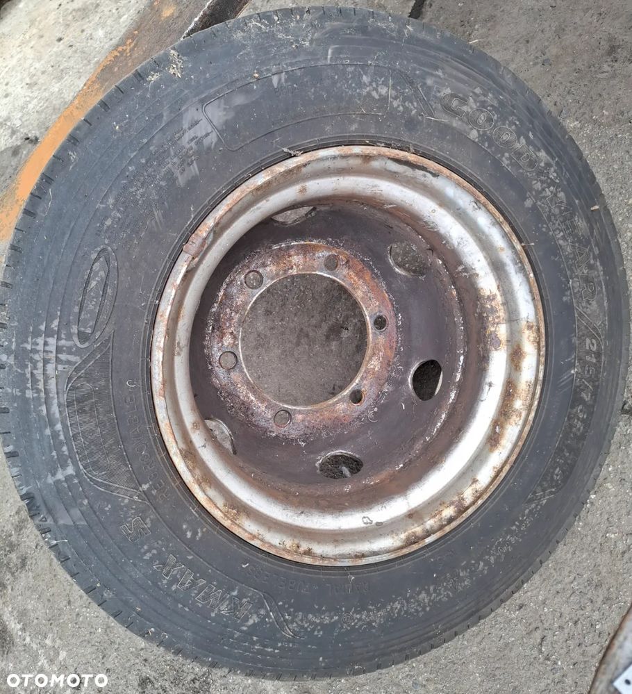 Felga z oponą Goodyear KMAX S rozmiar 215/75 R17.5 - 6