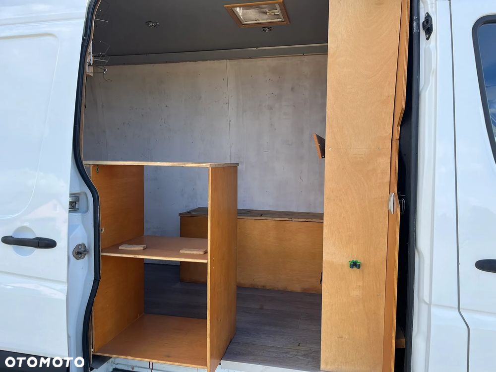 Mercedes-Benz Sprinter - 17