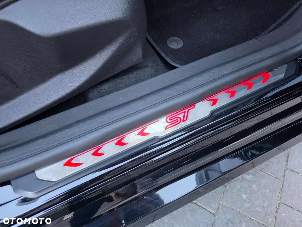Ford Focus 2.0 EcoBoost ST-2 - 35