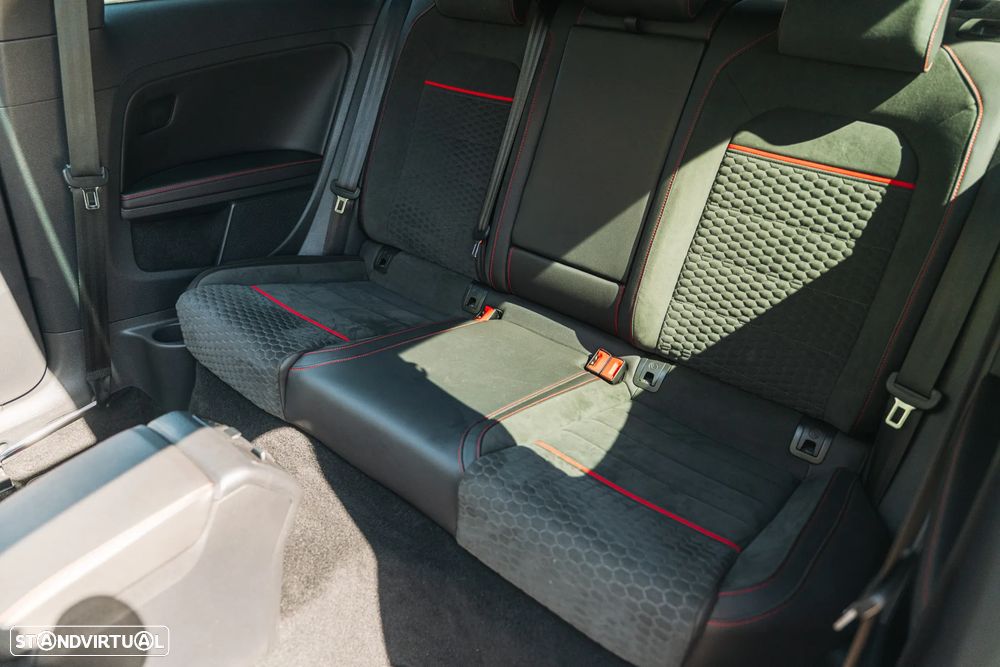 VW Golf GTI 2.0 TSI OPF DSG Performance - 33