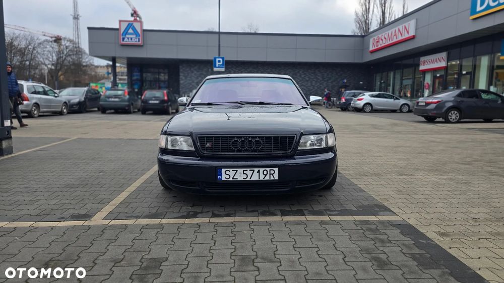 Audi A8 - 2