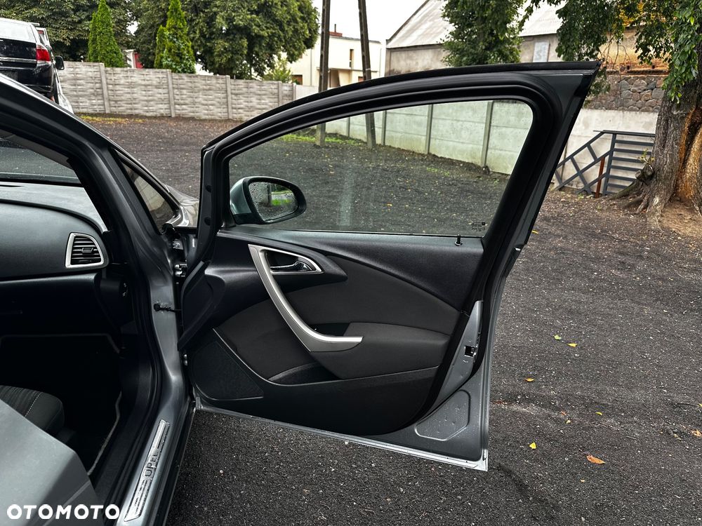 Opel Astra 1.4 150 Jahre - 18