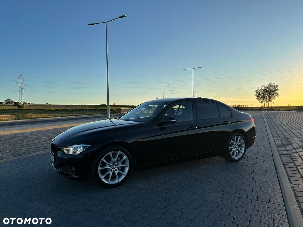 BMW Seria 3 320i - 3