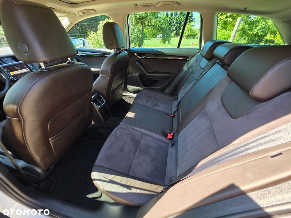 Skoda Octavia 2.0 TDI 4x4 DSG L&K - 23