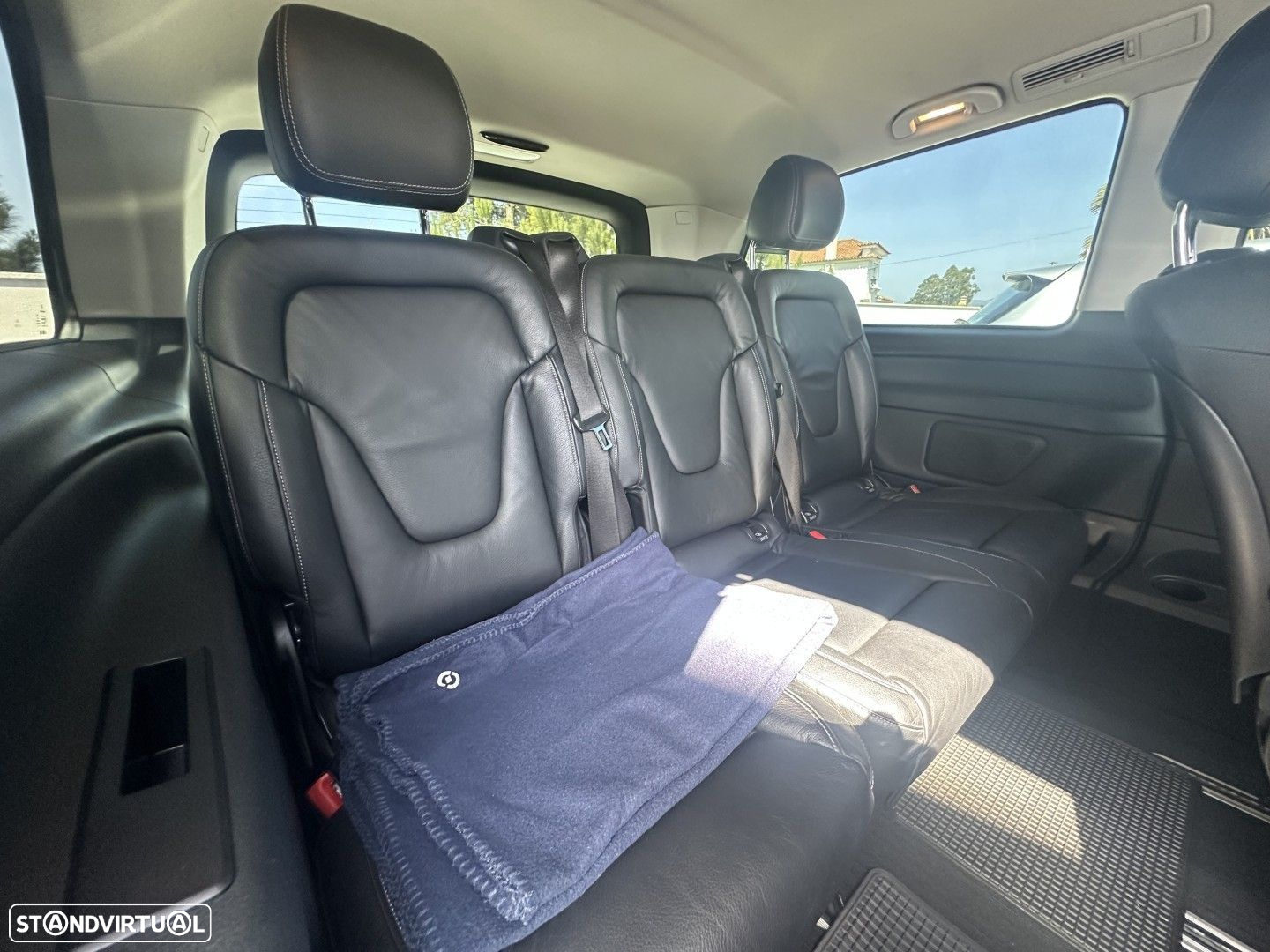 Mercedes-Benz V 220 - 23