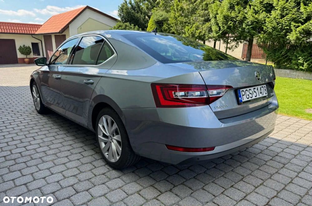 Skoda Superb 2.0 TDI Style DSG - 4