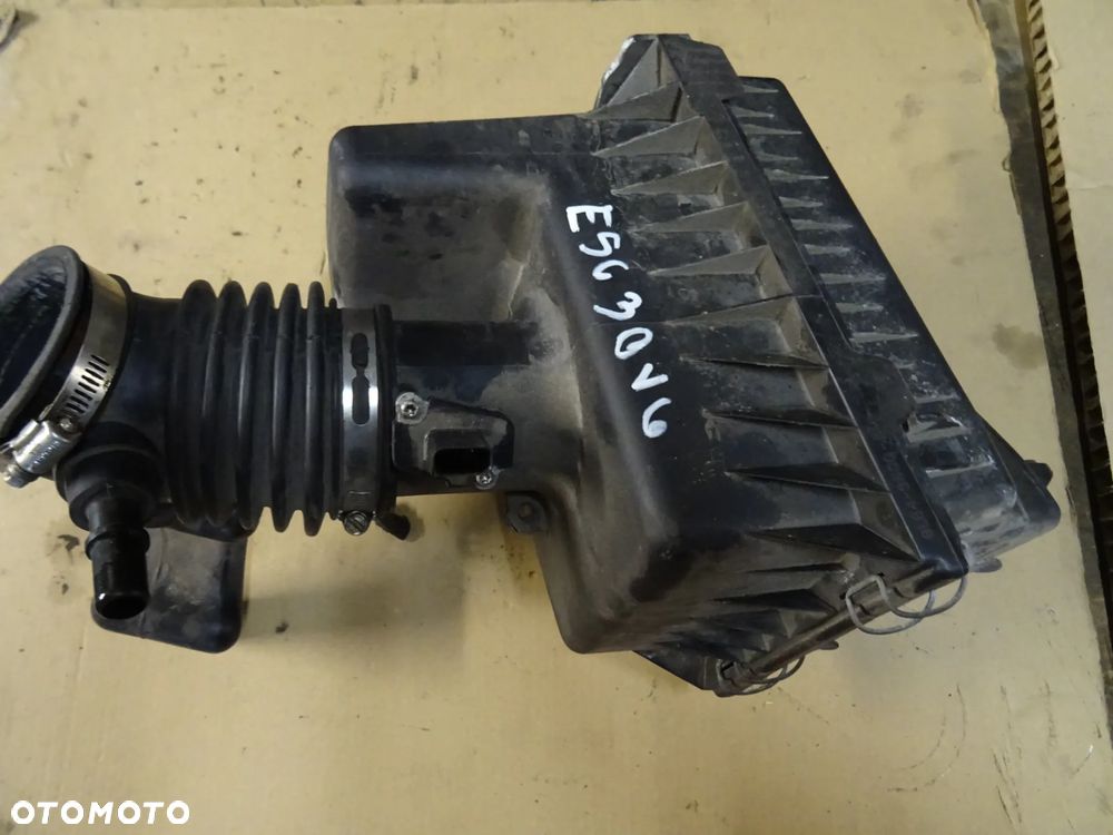 FORD ESCAPE II 08-12 PRZEPLYWOMIERZ OBUDOWA FILTRA POWIETRZAoryginal czesci