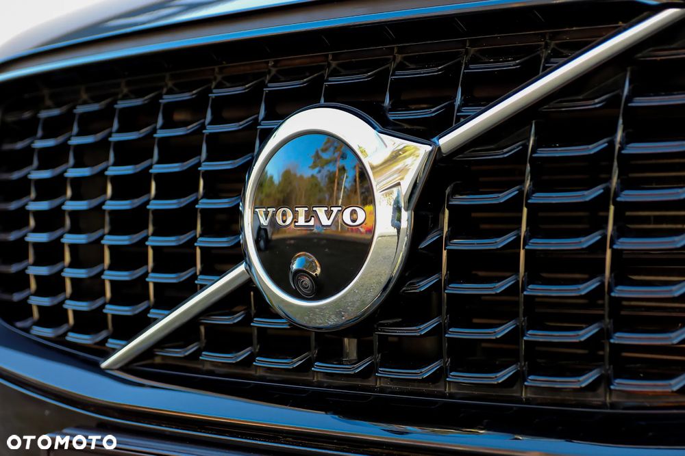 Volvo XC 90 T8 AWD Plug-In Hybrid R-Design 7os - 7