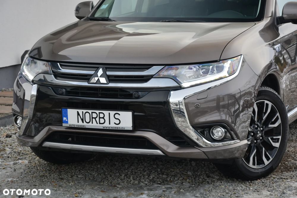 Mitsubishi Outlander 2.0 4WD Top - 17