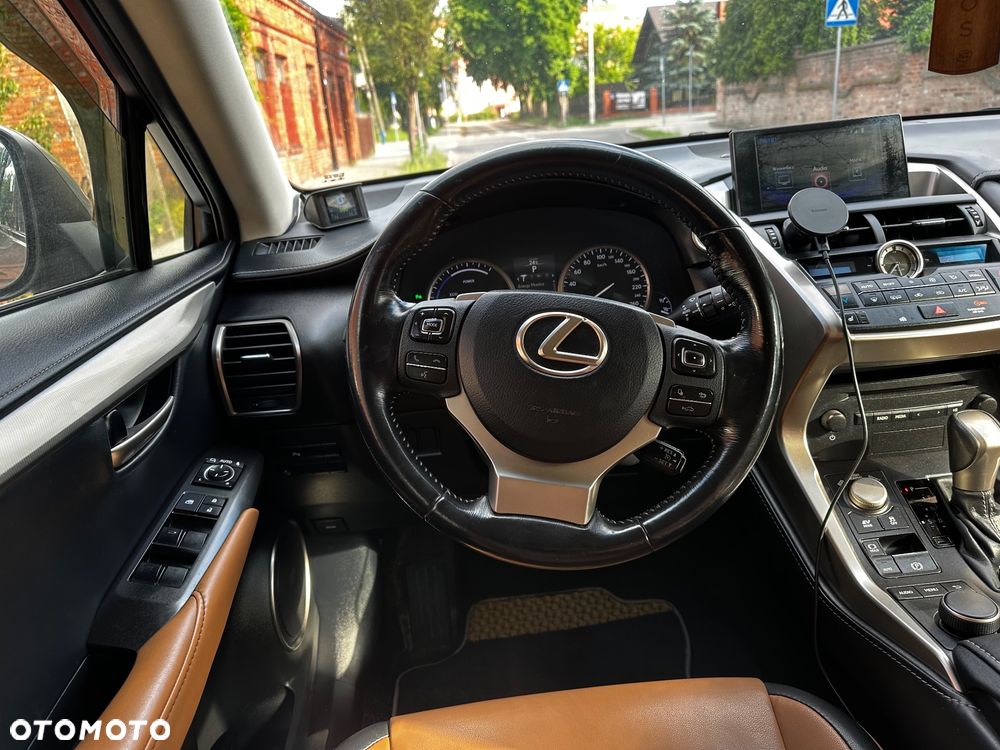 Lexus NX 300h E-FOUR Luxury Line - 14
