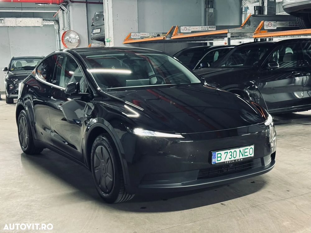 Tesla Model Y RWD - 4