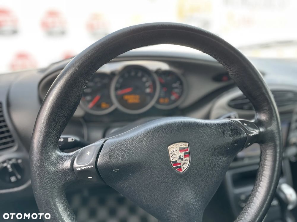 Porsche Boxster - 22