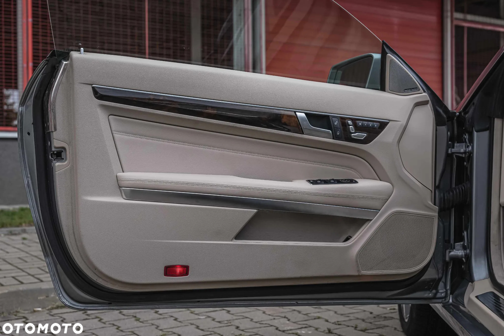 Mercedes-Benz Klasa E 350 CGI BlueEffICIENCY - 21