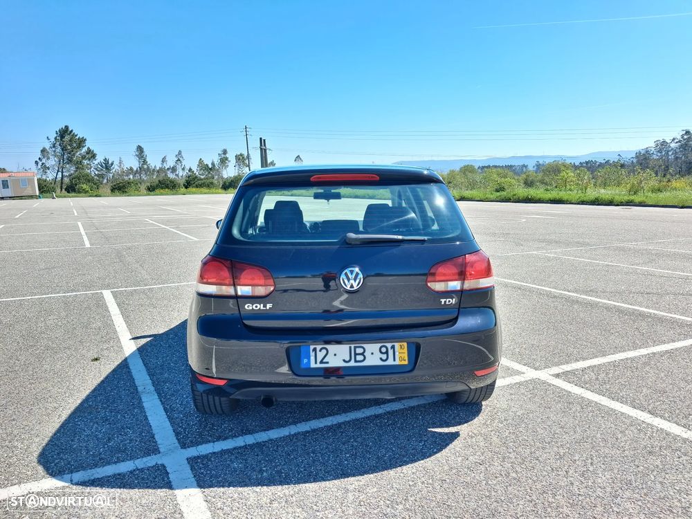 VW Golf 1.6 TDi Highline DSG - 4