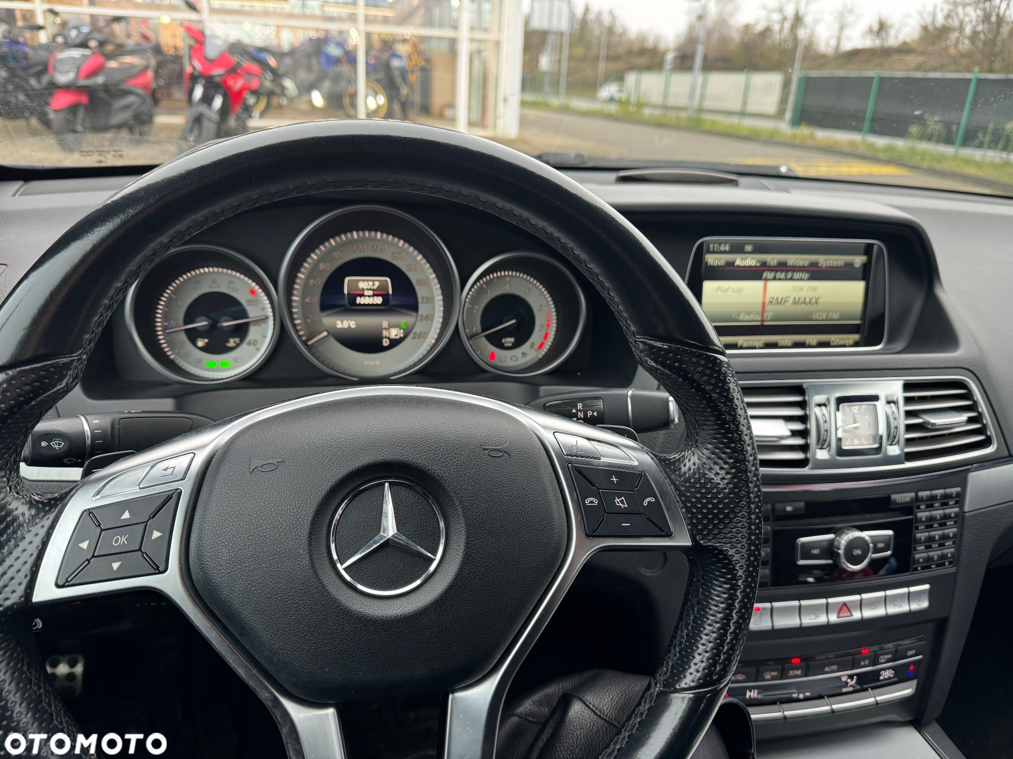 Mercedes-Benz Klasa E 250 - 13