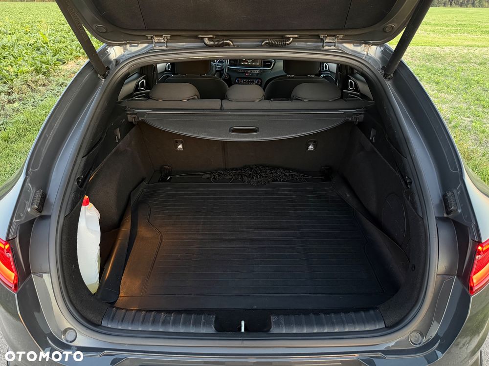 Kia Ceed - 40