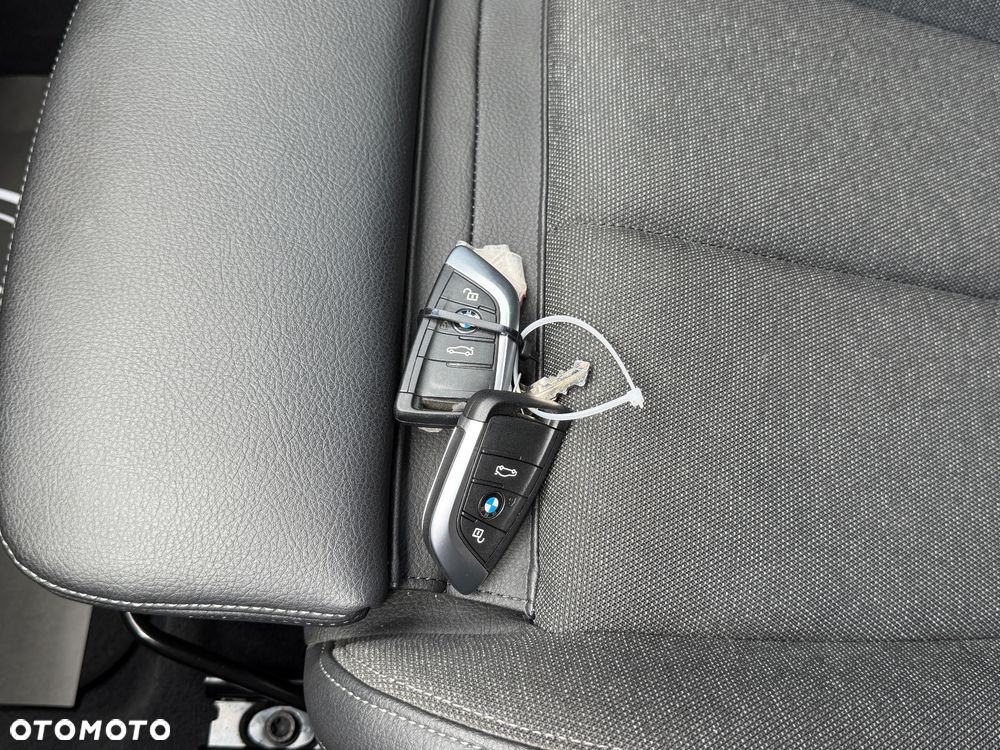 BMW X1 xDrive20d Sport Line - 29