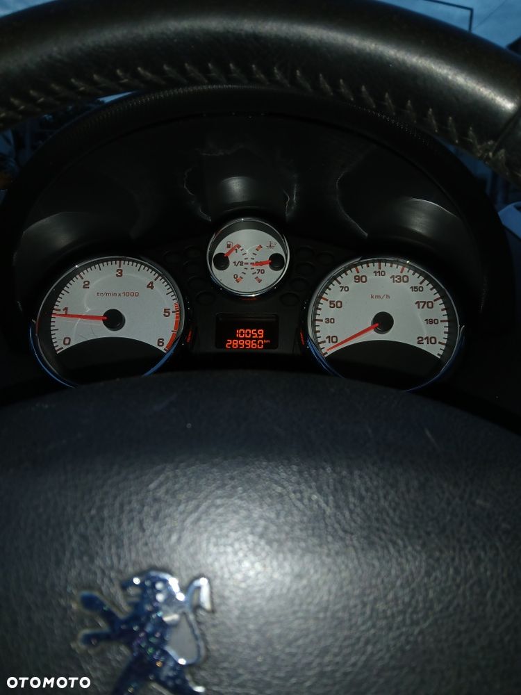 Peugeot 207 - 6