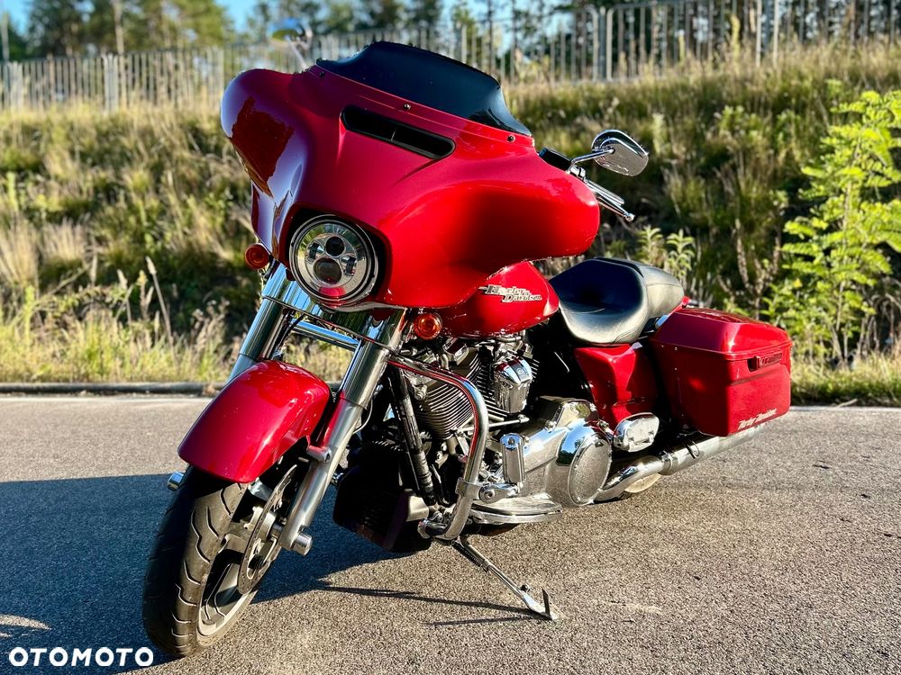 Harley-Davidson Touring Street Glide - 2