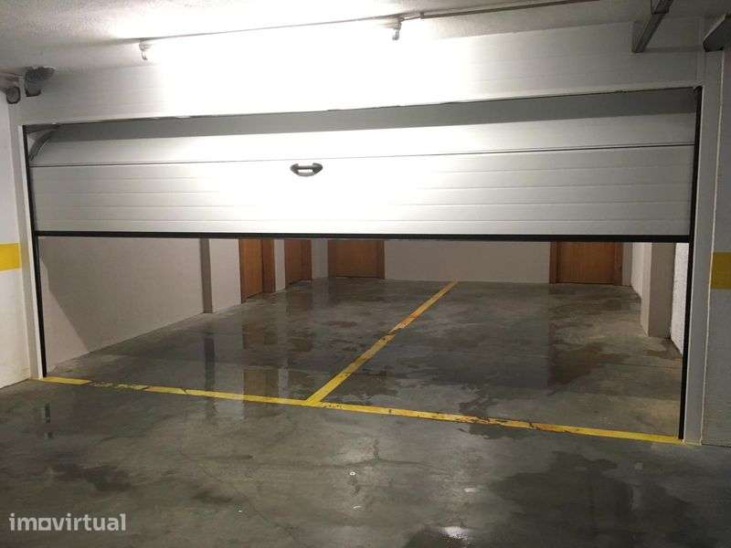 Arrendamento BOX 50M2 Garagem Fechada - Grande imagem: 2/5
