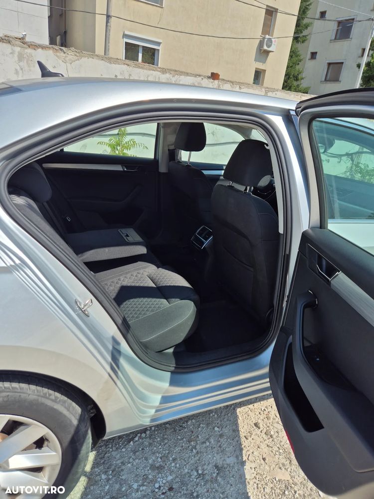 Skoda Superb 2.0 TDI DSG Style - 9
