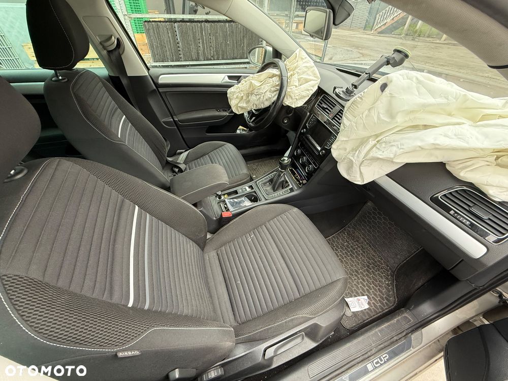 Volkswagen Golf 1.6 TDI BlueMotion Trendline - 5