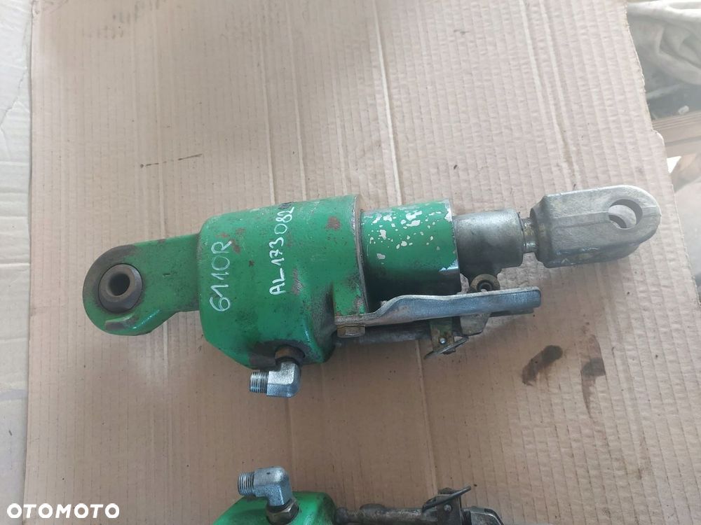 ODCIĄGI BOCZNE HYDRAULICZNE AL173082 JOHN DEERE 6110R - 4
