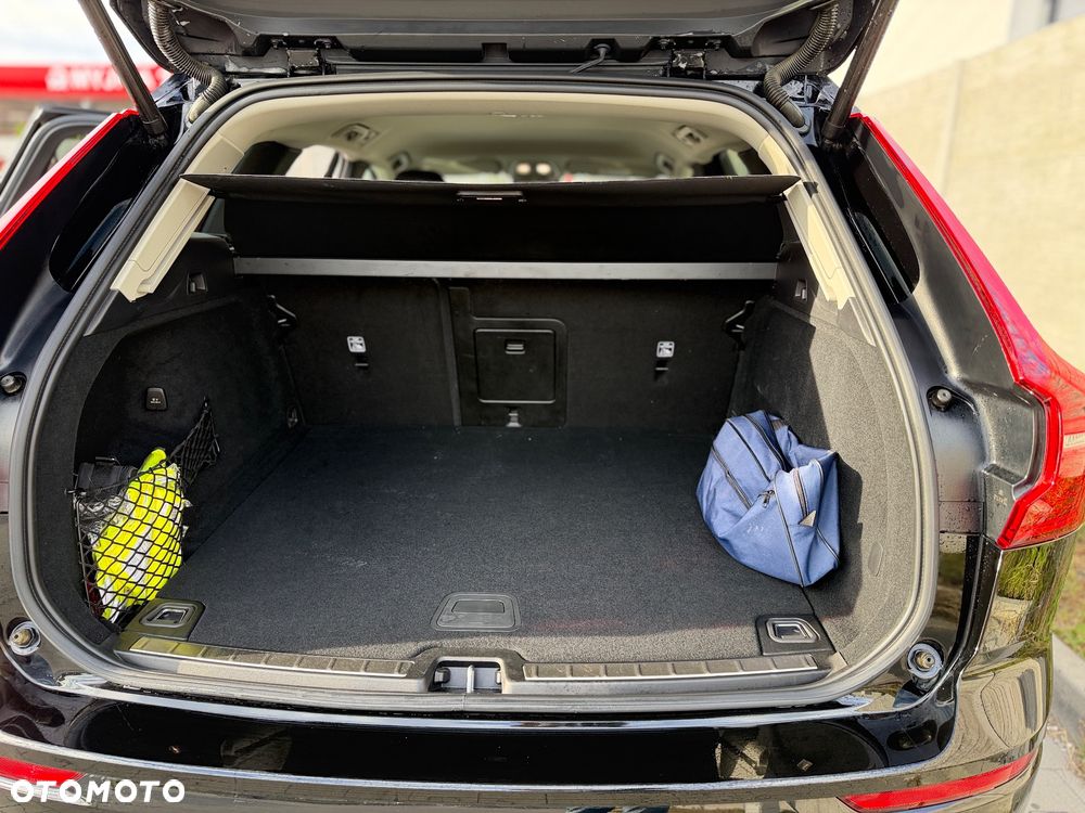Volvo XC 60 B4 D AWD Plus Dark - 7