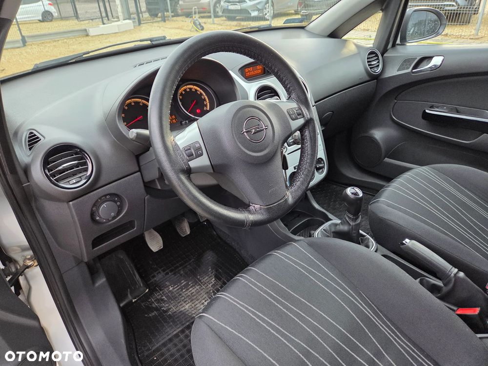 Opel Corsa 1.2 16V Enjoy - 24