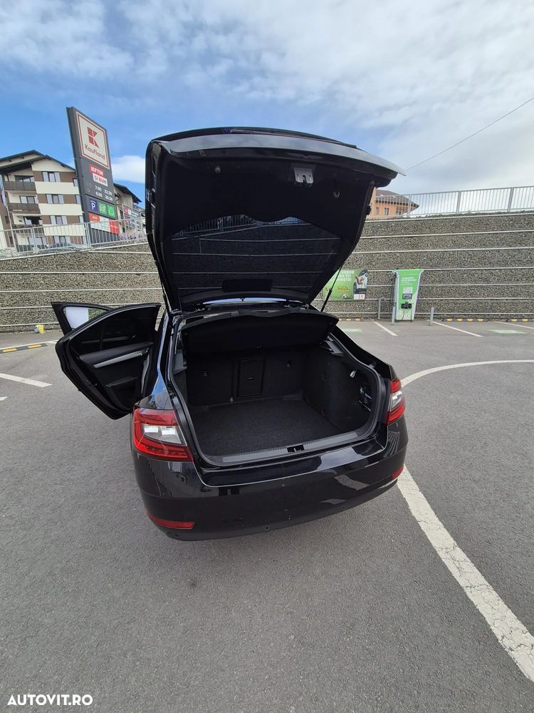 Skoda Octavia 2.0 TDI DSG Ambition - 4