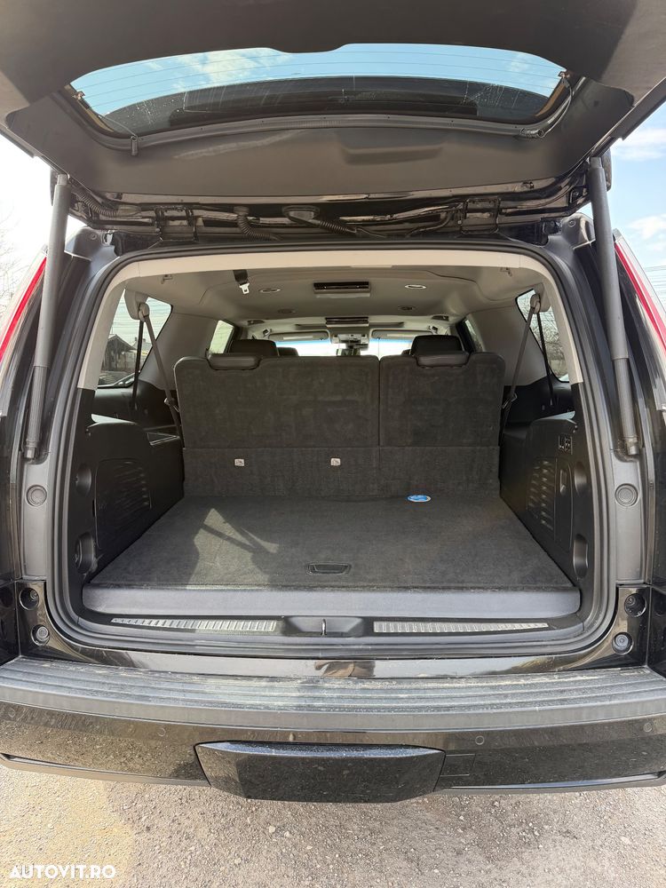 Cadillac Escalade - 12