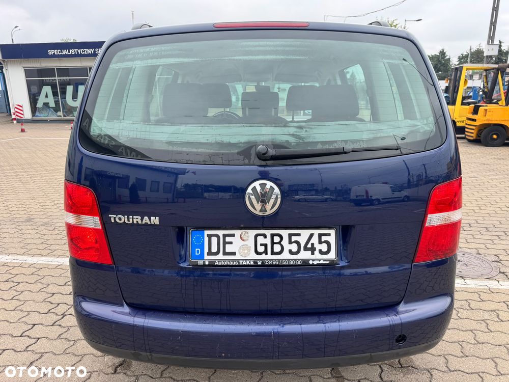 Volkswagen Touran - 17