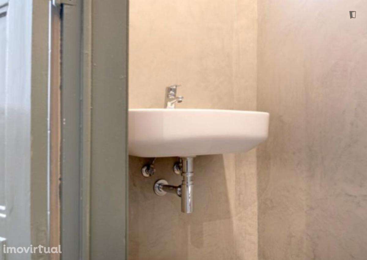 Quarto - localizado em Santo Ildefonso Porto - Grande imagem: 4/8