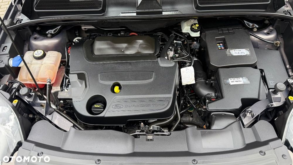 Ford Kuga - 36