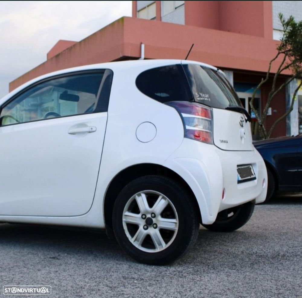 Toyota iQ 1.4 D-4D + - 6