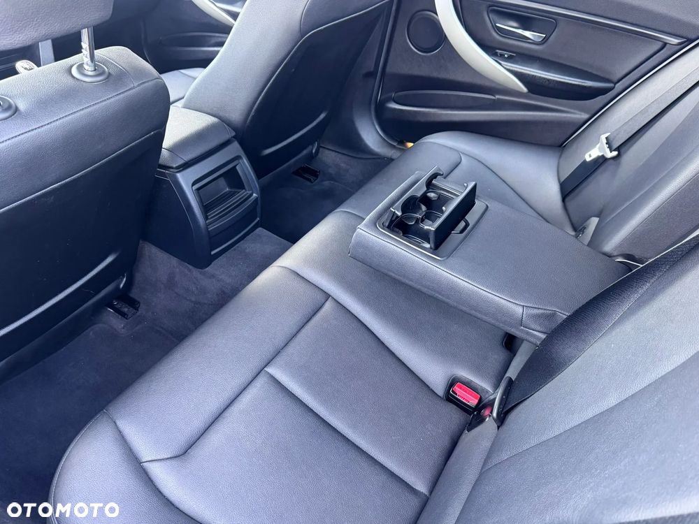 BMW Seria 3 316d Sport Line - 20
