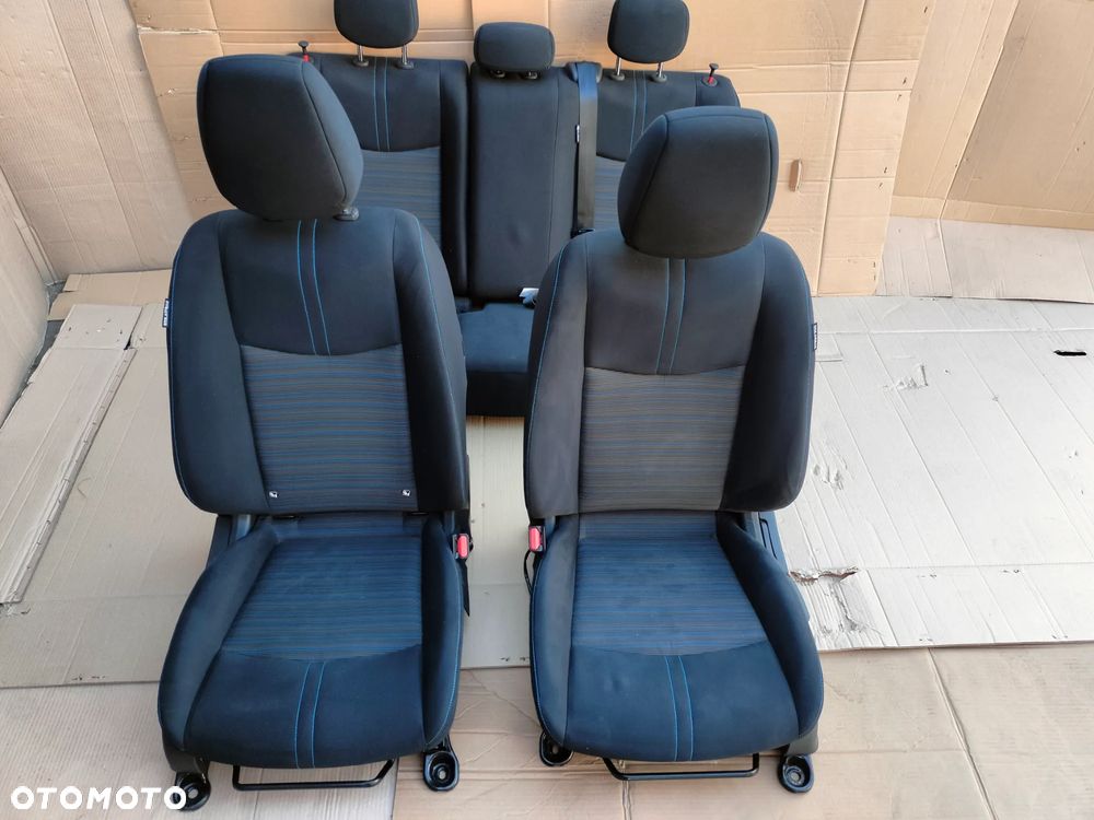 NISSAN LEAF II ZE1 2019 FOTELE KANAPA TYŁ - 1
