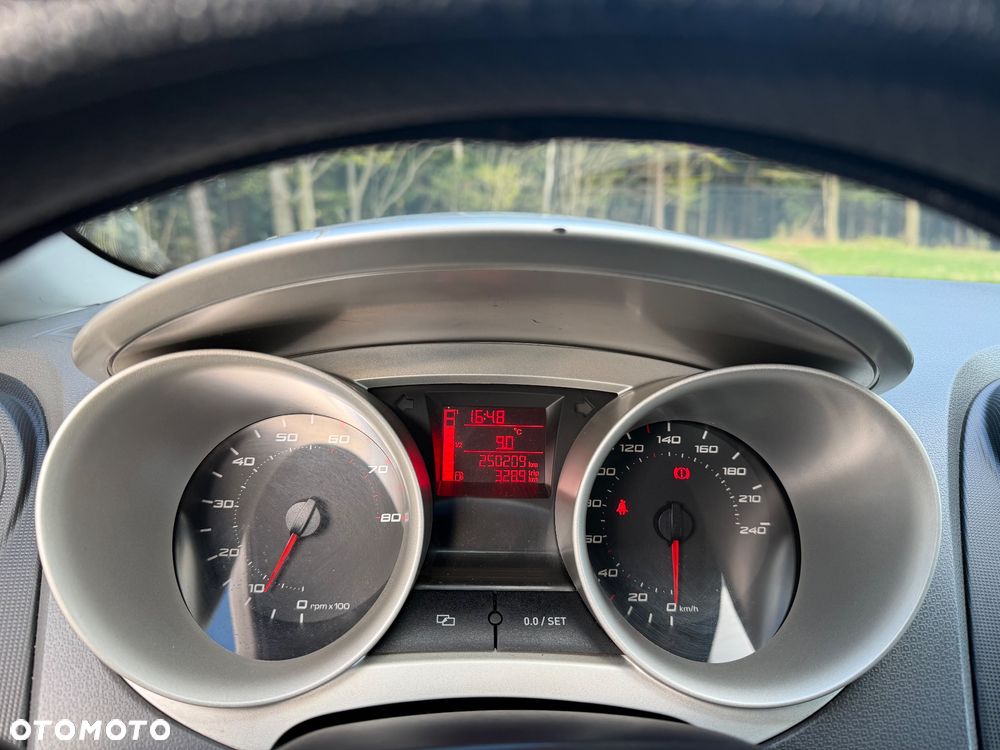 Seat Ibiza SC 1.4 16V Sport - 32