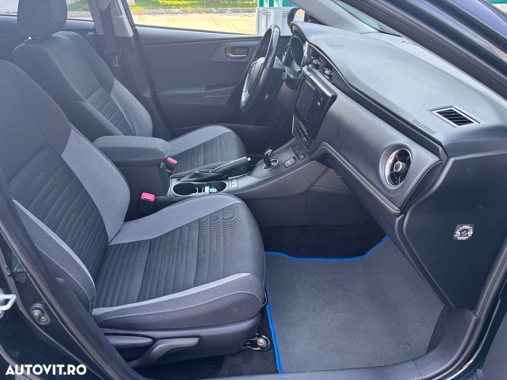 Toyota Auris - 12