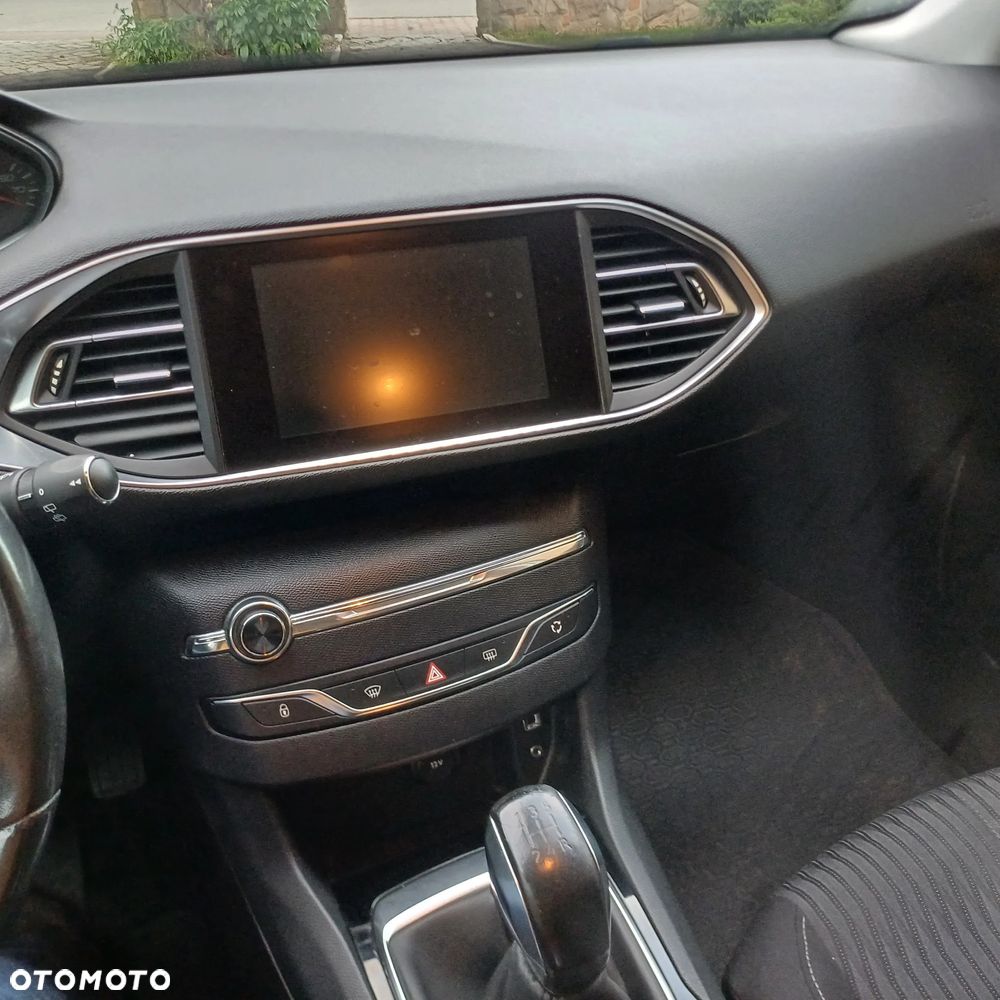 Peugeot 308 1.6 HDi Premium - 10